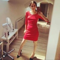 Sukienka Michelle - ołówkowa z czerwoną koronką